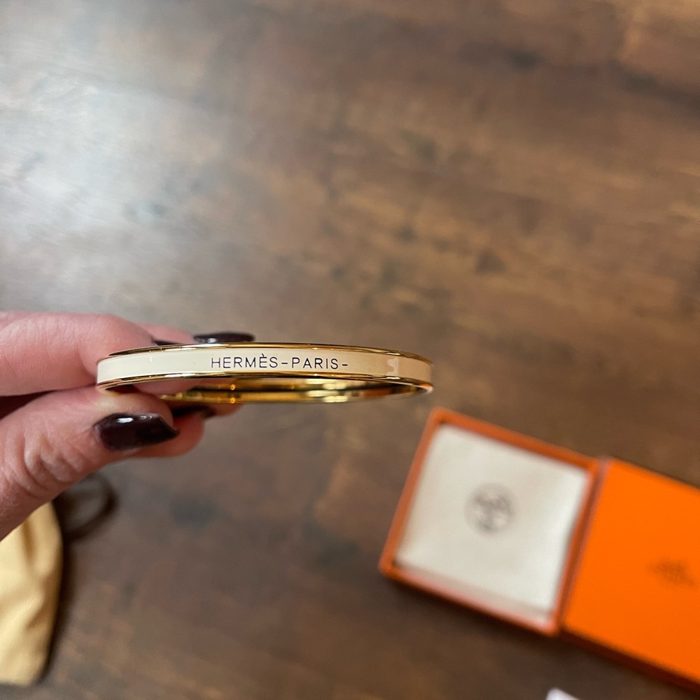 Hermès Ivory and Gold enamel Bangle - Picture 2 of 8